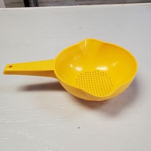 Tupperware Strainer